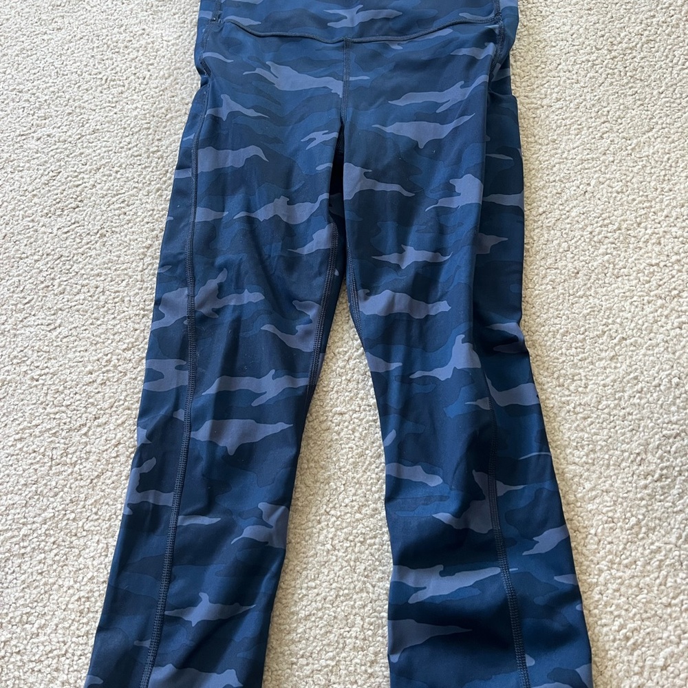 Athleta Blue Camouflage Leggings Size Small